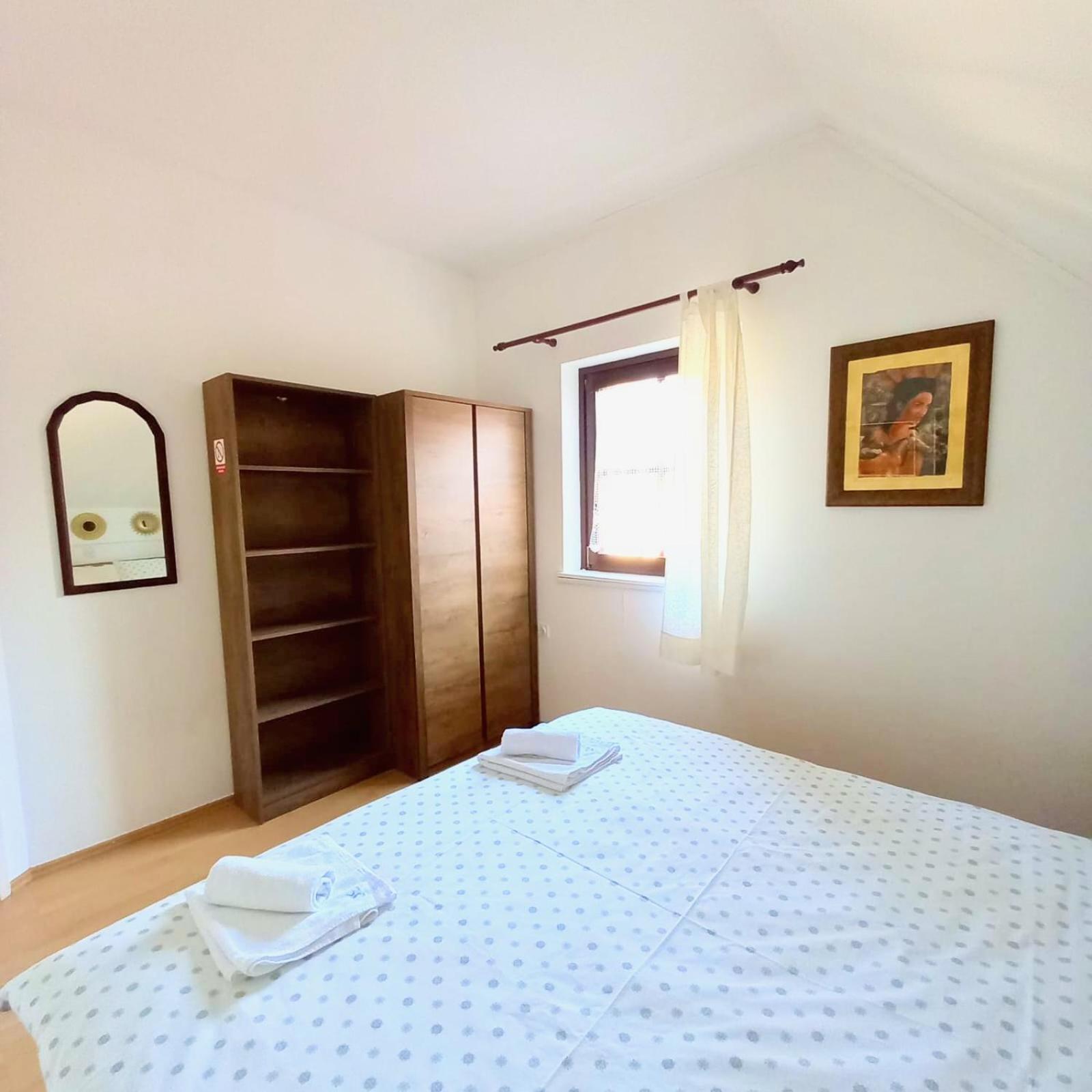 Miabella House - 2 Bedrooms And Terrace Brezice Exterior photo